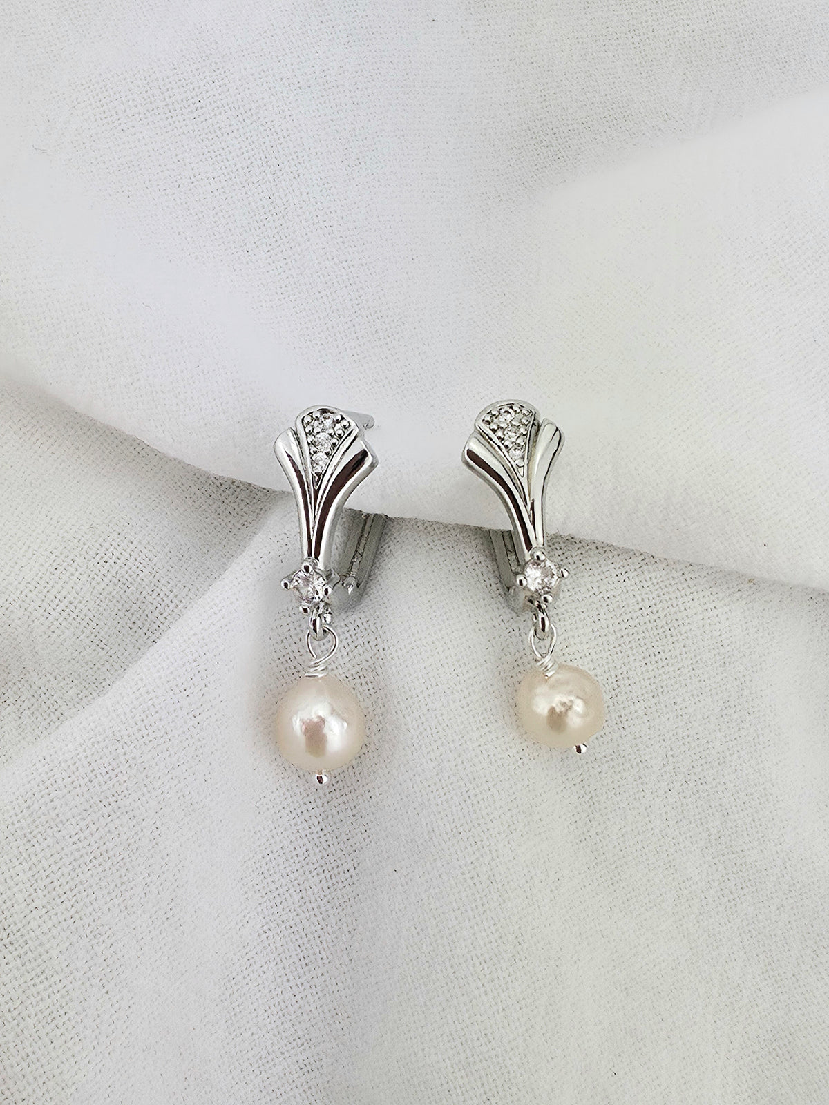 Art deco pearls