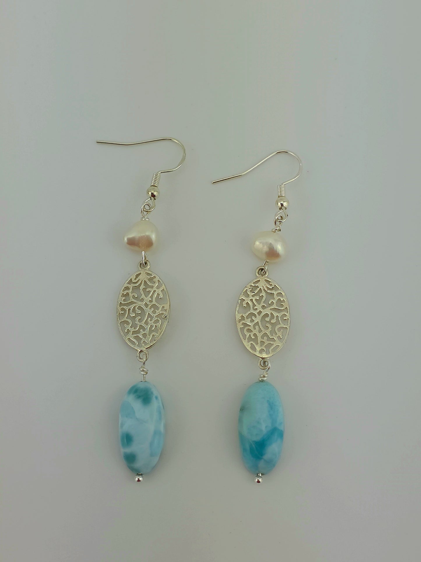 Larimar/pearl