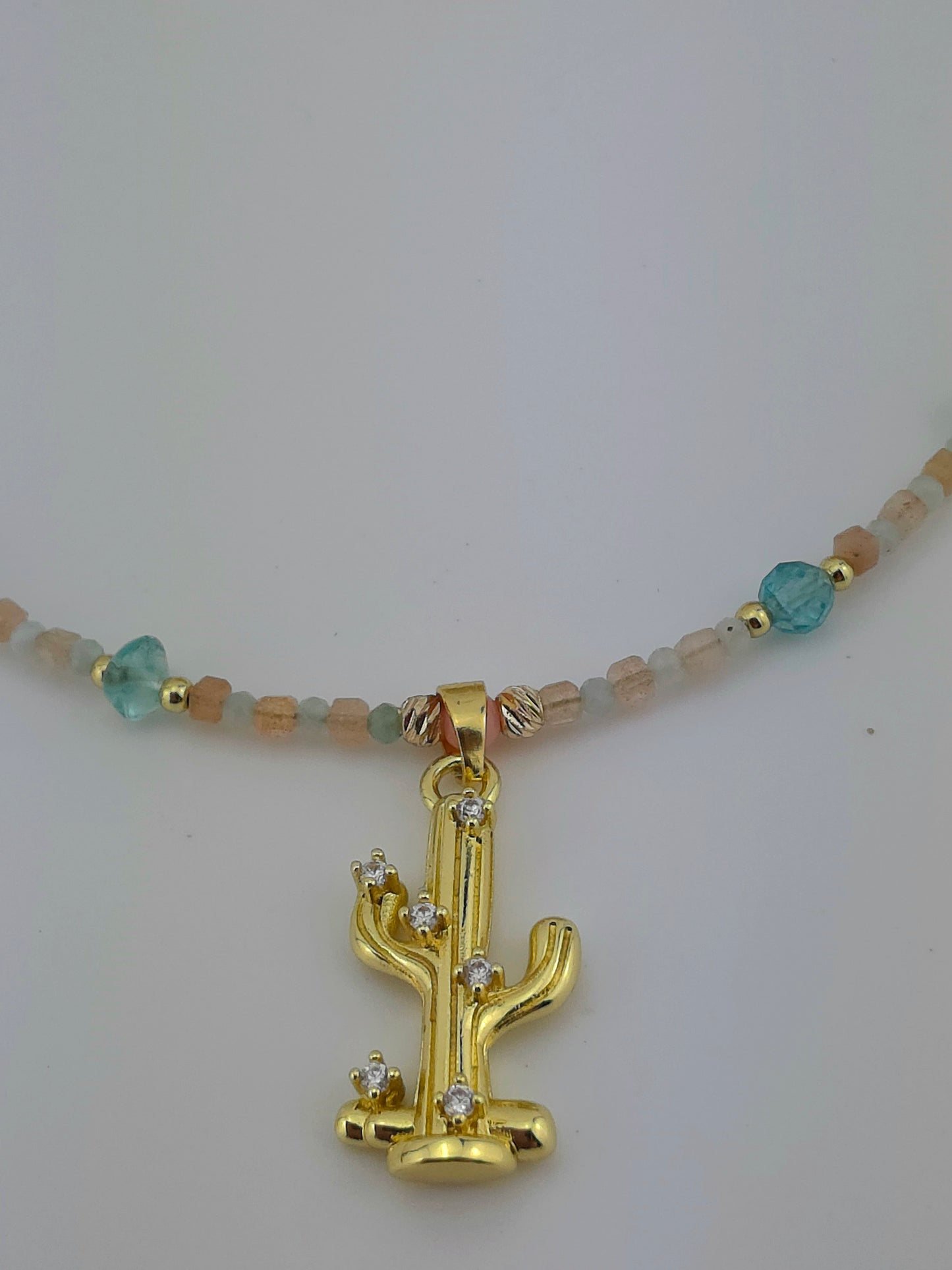Delicate mixed stone / cactus zirkonia pendant